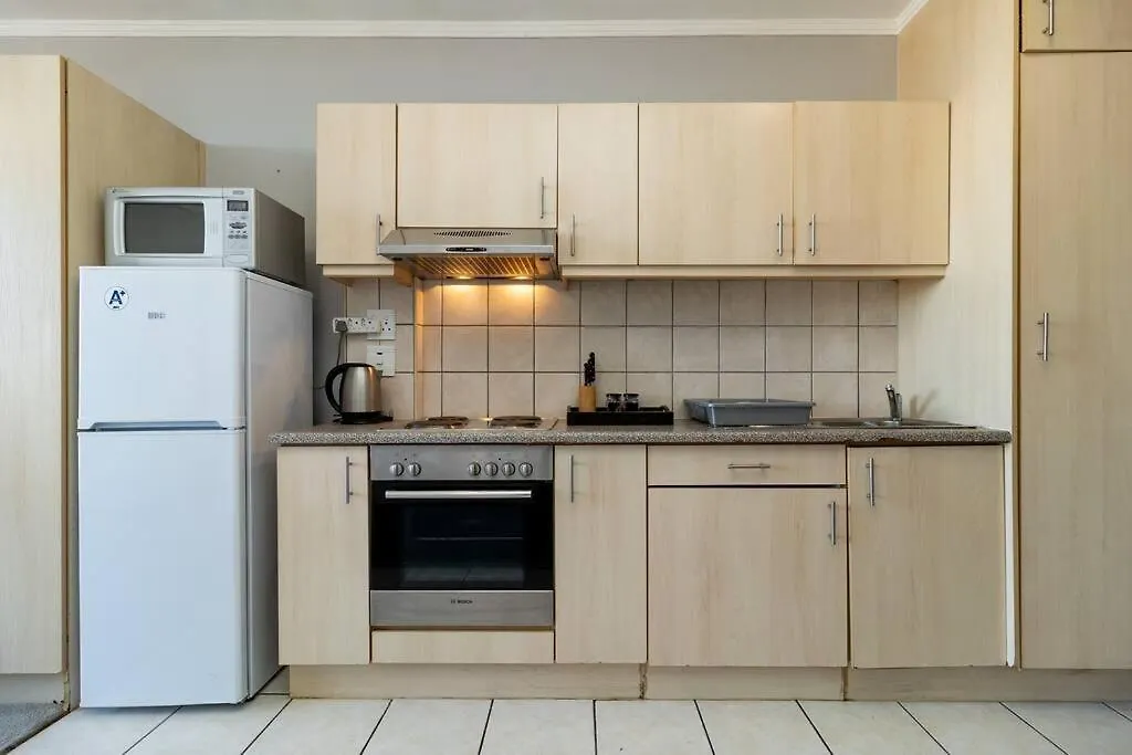 City 1 Bed Apartment Pool & Wifi Cape Town