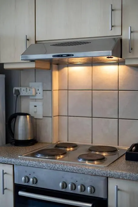 City 1 Bed Apartment Pool & Wifi Cape Town